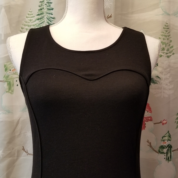 NEW LISTING! Guess Body-con Lace Backing Dress - Picture 5 of 6